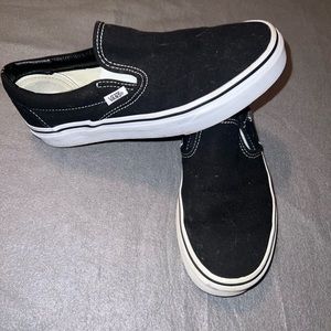 Barely worn Vans slip on